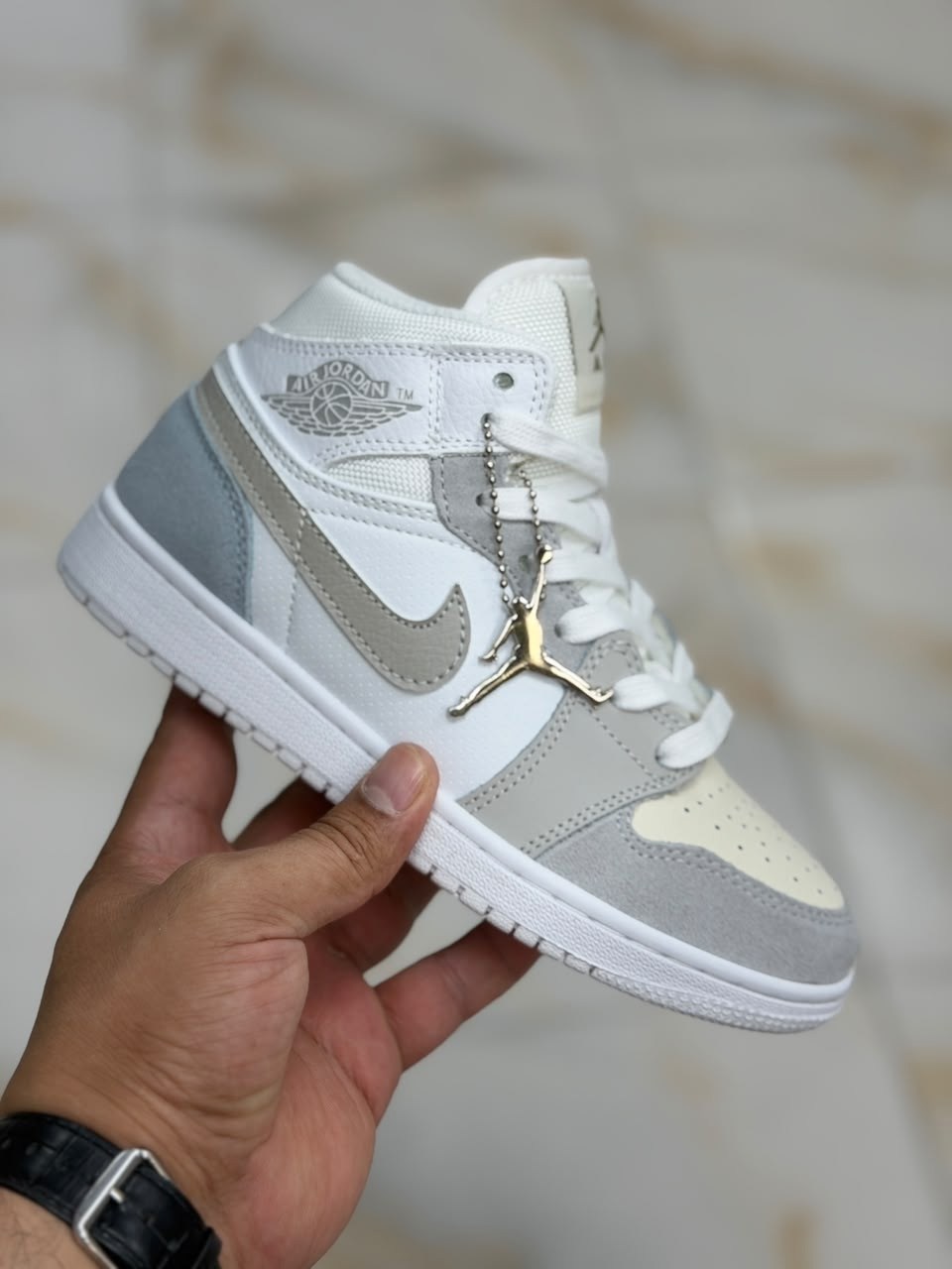 кроссовки женские nike air jordan 1,кроссовки nike air jordan 1,nike air jordan 1 mid se,женские кроссовки nike,nike air jordan 1 mid