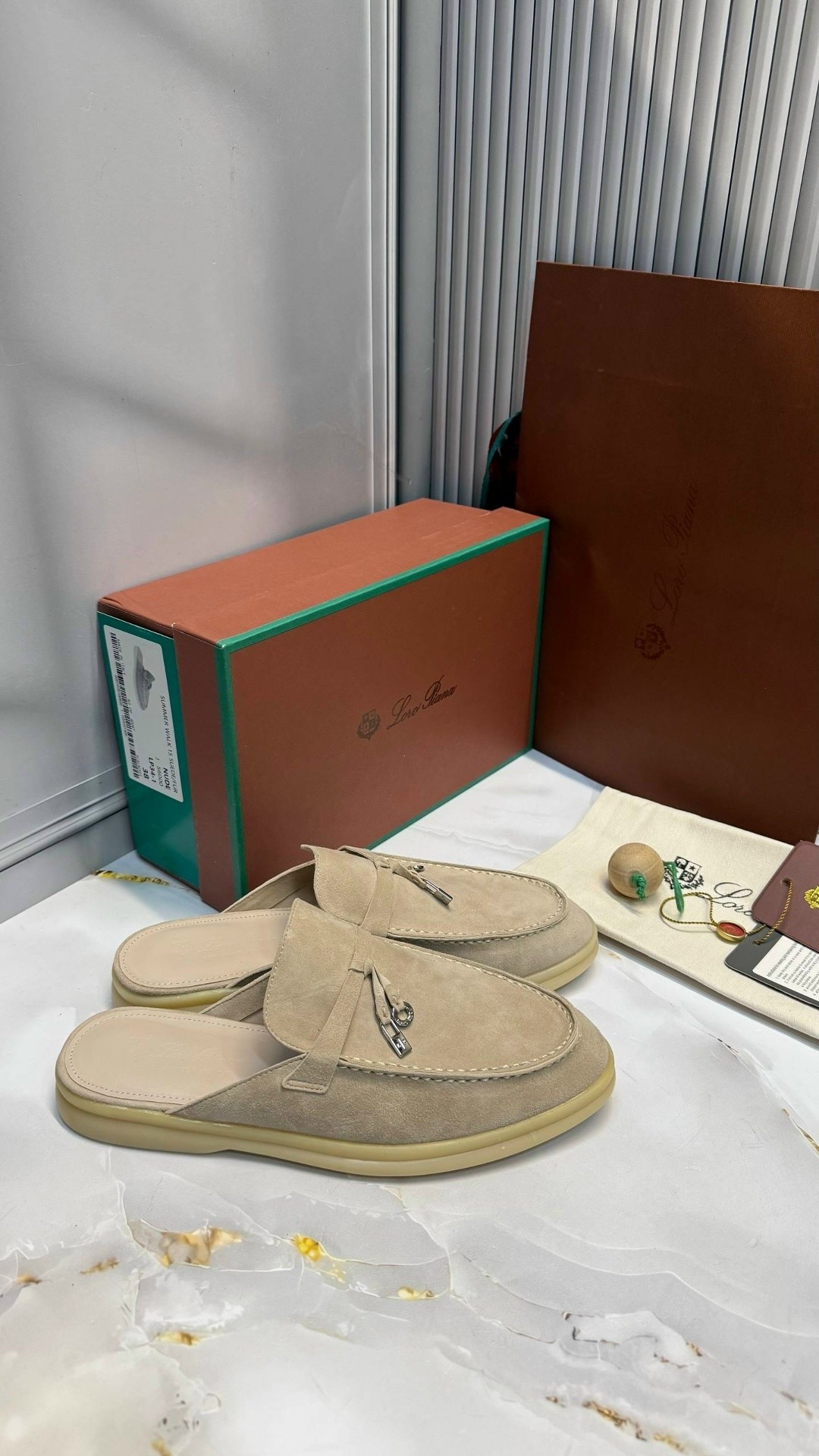 ,мюли loro piana,лоферы loro piana,женские лоферы loro piana,женские замшевые мюли loro piana бежевые