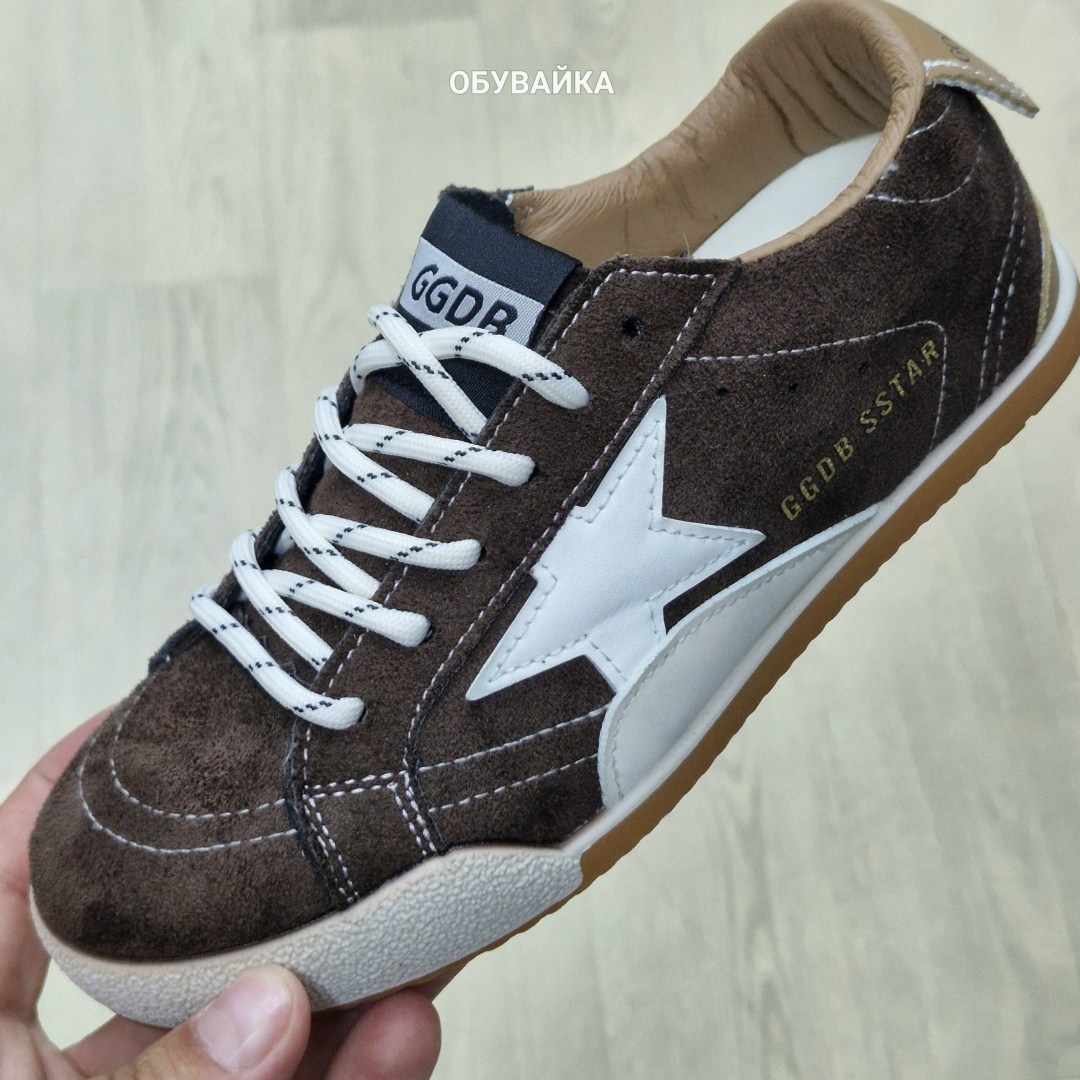 ,кроссовки golden goose,кеды super-star с блестками golden goose черный,кеды golden goose,стильные кеды