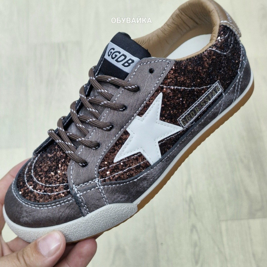 ,кроссовки golden goose,кеды super-star с блестками golden goose черный,кеды golden goose,стильные кеды
