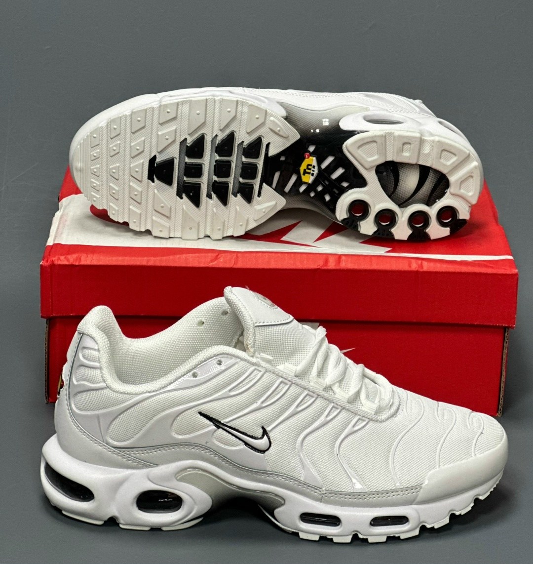 кроссовки nike air max tn plus,кроссовки мужские nike air max plus,кроссовки nike air max tn plus мужские,nike air max tn plus,кроссовки nike air max plus
