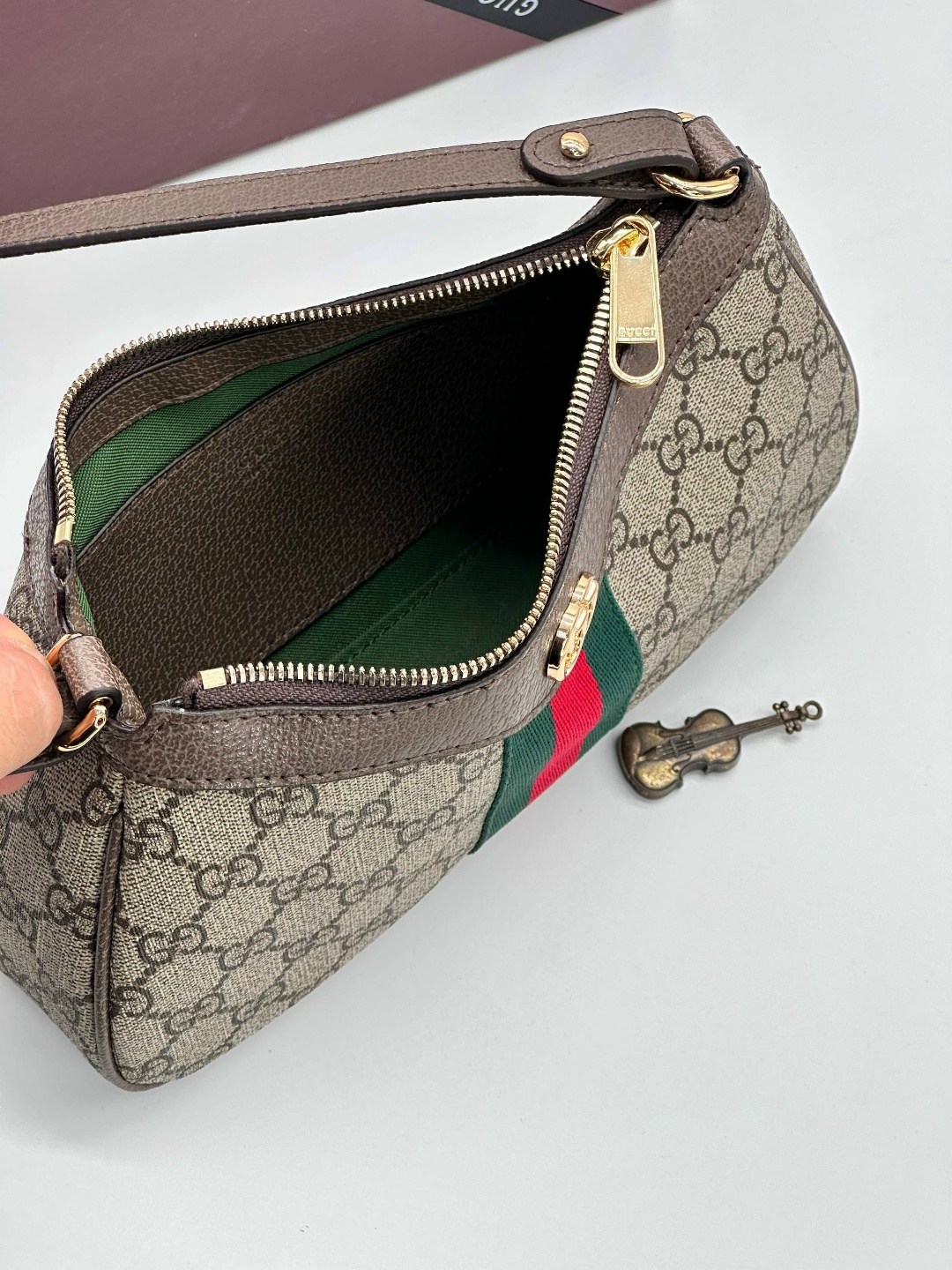 сумка gucci,женская сумка gucci,сумка гуччи,сумка гуччи женская,повседневная женская сумка gucci