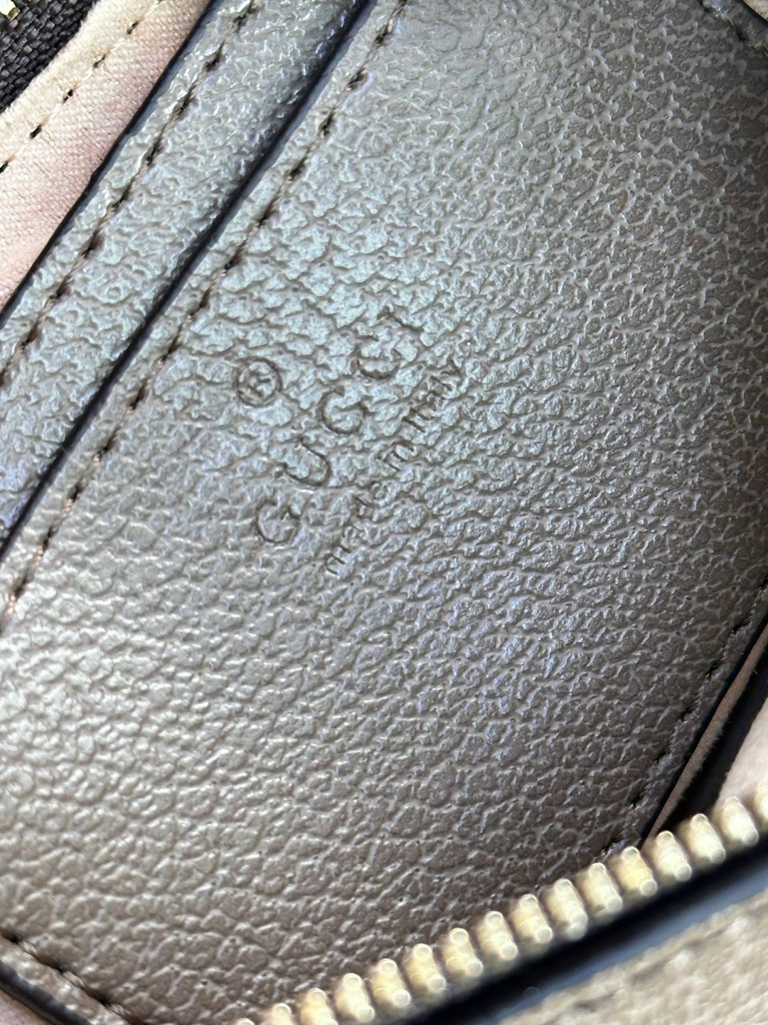 gucci сумка,женская сумка gucci,gucci сумка на плечо полумесяц,гуччи сумка женская,сумка гуччи