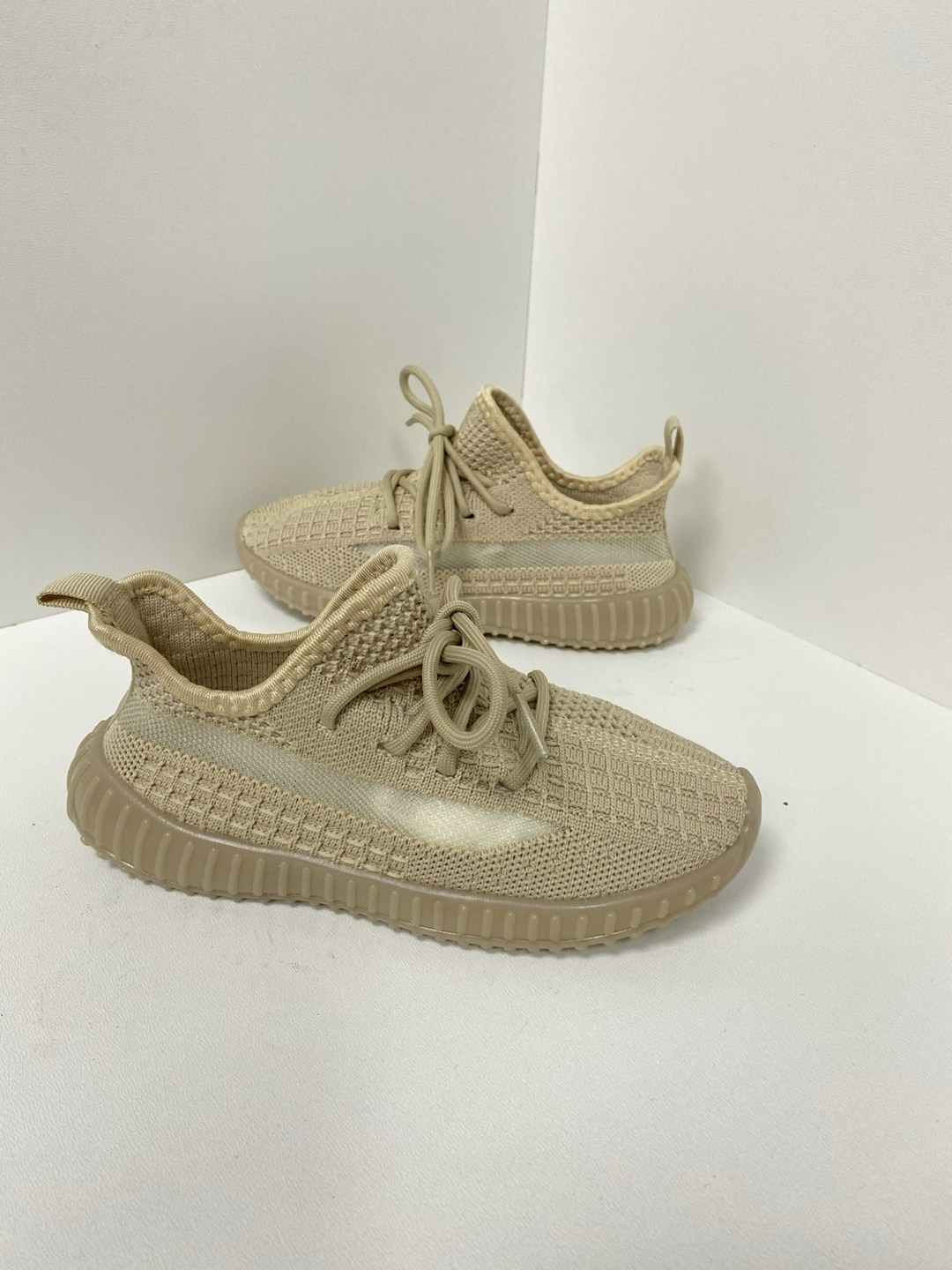 ,кроссовки adidas yeezy 350 boost v2 цвет черный,кроссовки мальчику,кроссовки женскиe,кроссовки черные