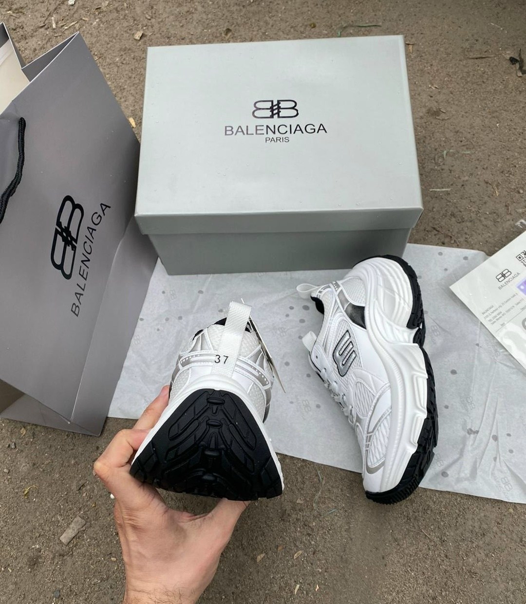 кроссовки женские balenciaga,balenciaga кроссовки,кроссовки balenciaga на высокой подошве арт. р135,кроссовки balenciaga женские balenciaga цвет белый,кроссовки balenciaga на высокой подошве