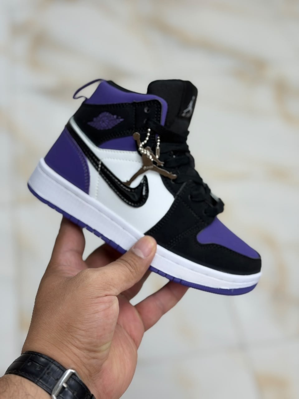 кроссовки air jordan 1 mid se,детские кроссовки air jordan 1 mid se gs,nike air jordan 1 mid se,кроссовки air jordan air jordan 1 mid se,nike air jordan 1 mid