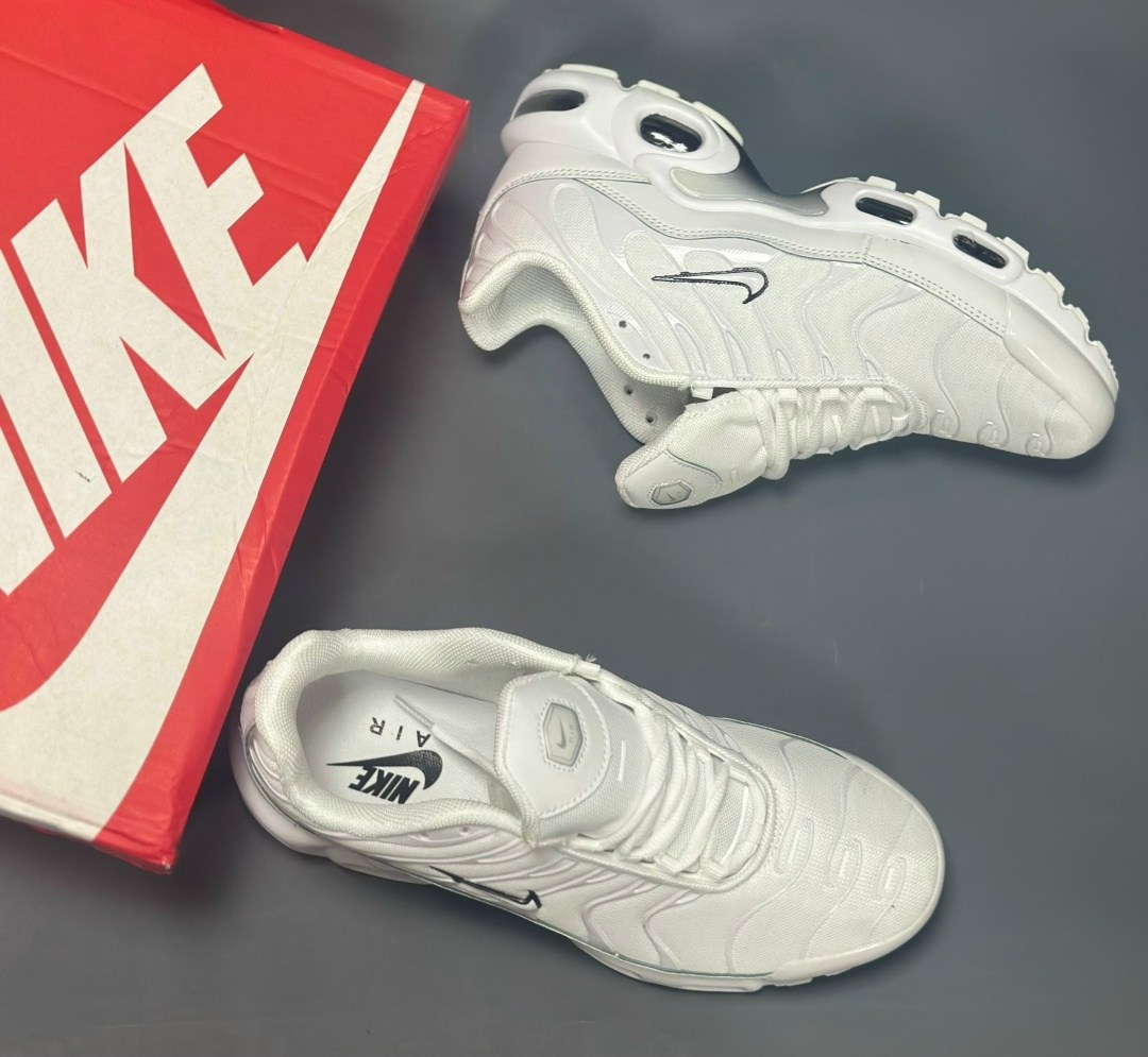кроссовки nike air max tn plus,кроссовки мужские nike air max plus,кроссовки nike air max tn plus мужские,nike air max tn plus,кроссовки nike air max plus