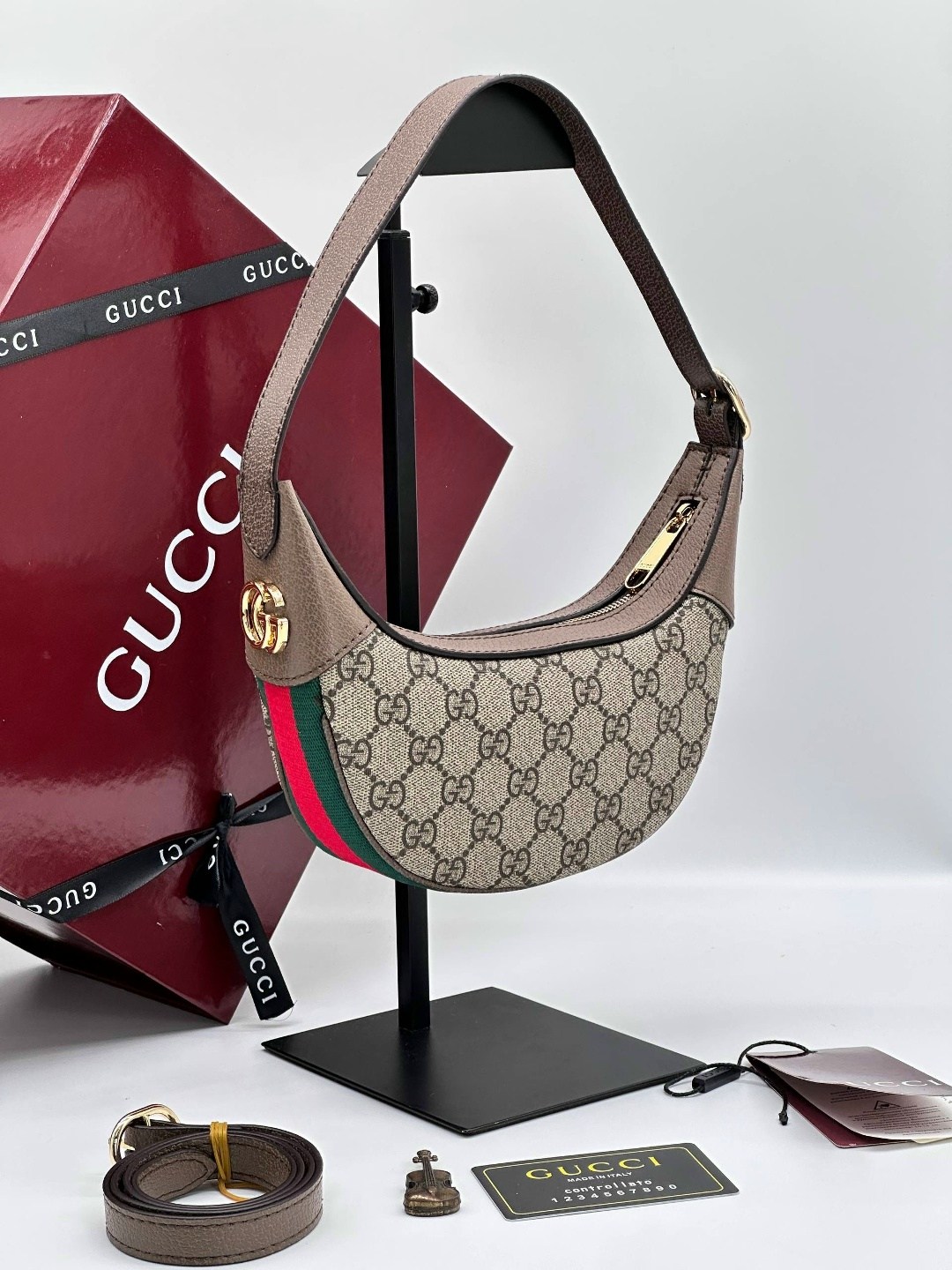 gucci сумка,женская сумка gucci,gucci сумка на плечо полумесяц,гуччи сумка женская,сумка гуччи