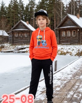 Костюм