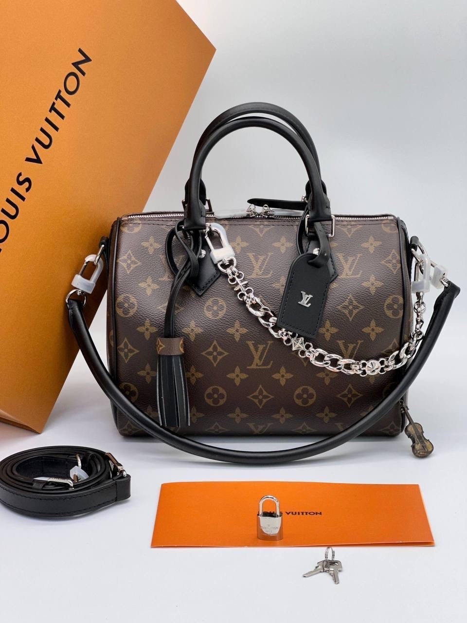 сумка женская louis vuitton,классическая сумка speedy louis vuitton с монограммой,сумка louis vuitton,louis vuitton модная сумка с замком,сумка