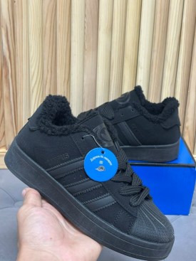 Кроссовки