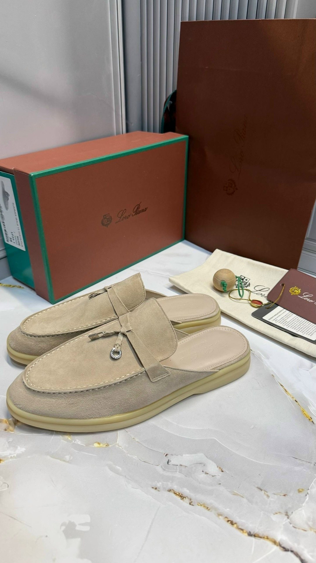 ,мюли loro piana,лоферы loro piana,женские лоферы loro piana,женские замшевые мюли loro piana бежевые
