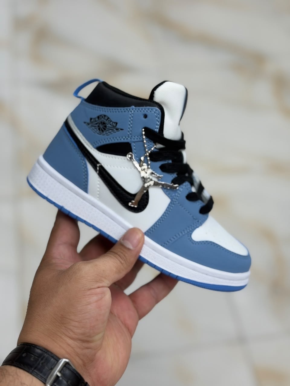 кроссовки air jordan 1 mid se,детские кроссовки air jordan 1 mid se gs,nike air jordan 1 mid se,кроссовки air jordan air jordan 1 mid se,nike air jordan 1 mid