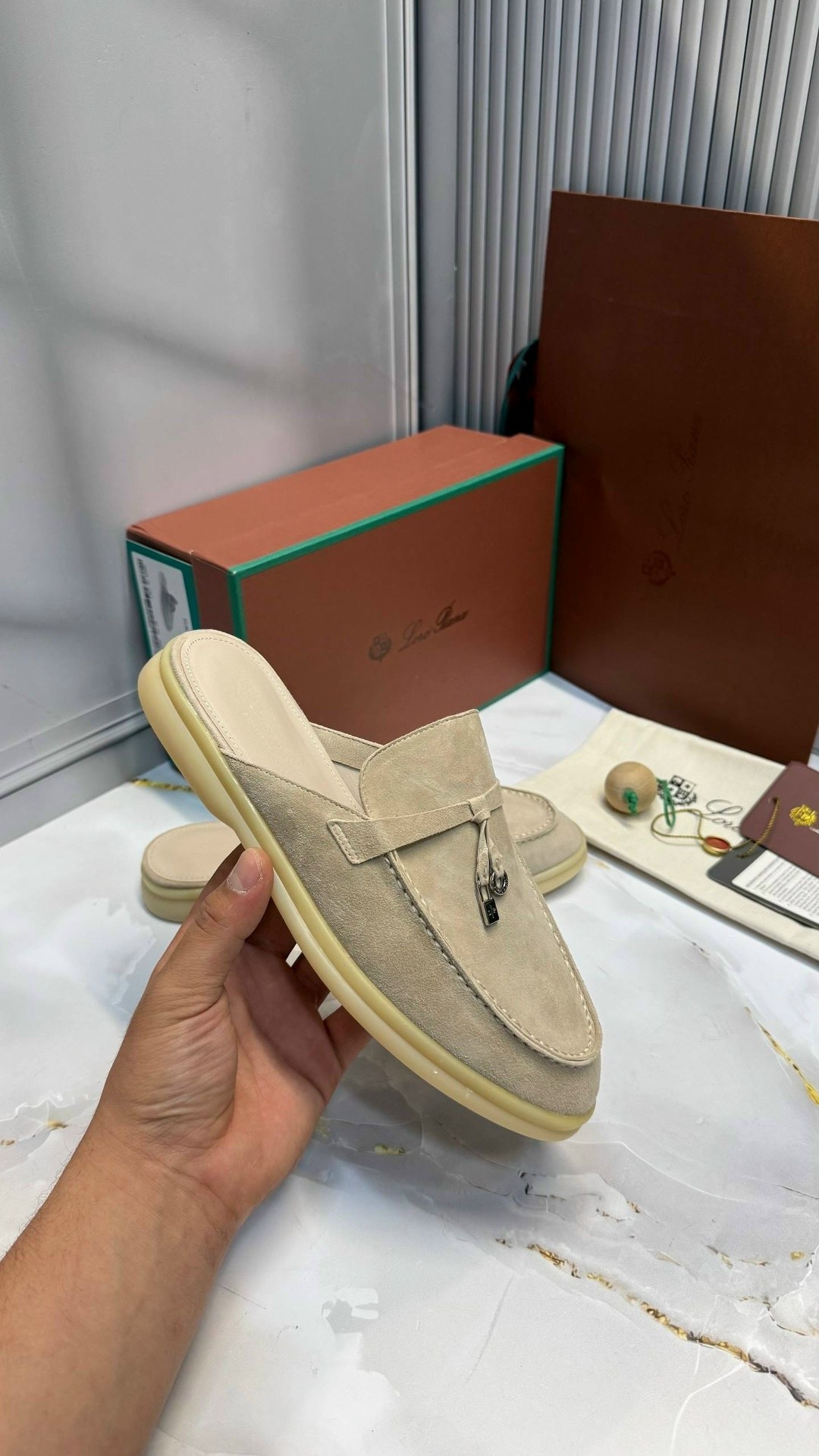 ,мюли loro piana,лоферы loro piana,женские лоферы loro piana,женские замшевые мюли loro piana бежевые