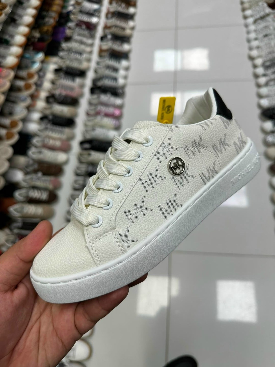 ,кеды женские бел,michael kors кеды,кроссовки michael kors,обуви