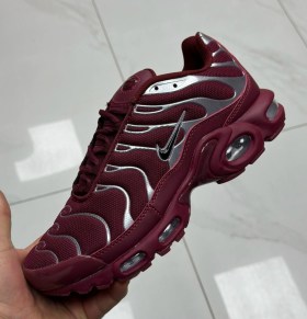 Кроссовки