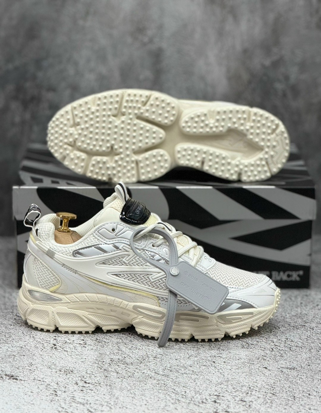 кроссовки off-white be right back,кроссовки off white be right,off-white кроссовки be right back белый,белые и серебристые кроссовки be right back off-white,кроссовки