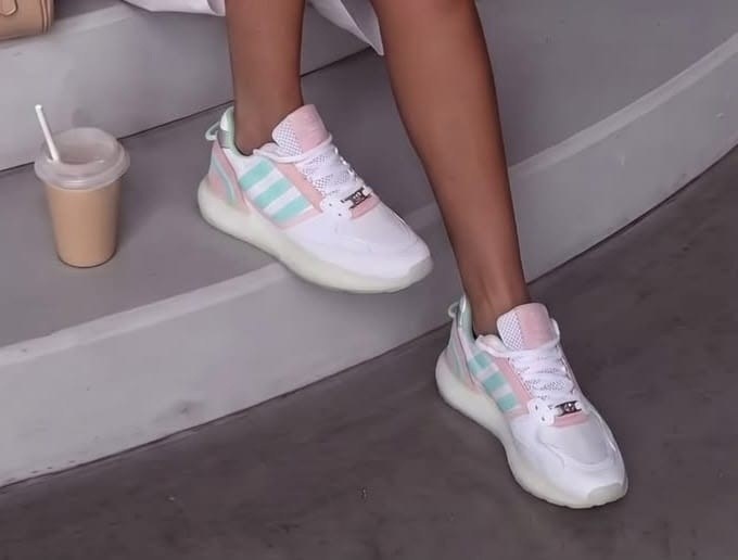 ,adidas женские кроссовки,кроссовки adidas,adidas originals zx 2k boost,кроссовки adidas original