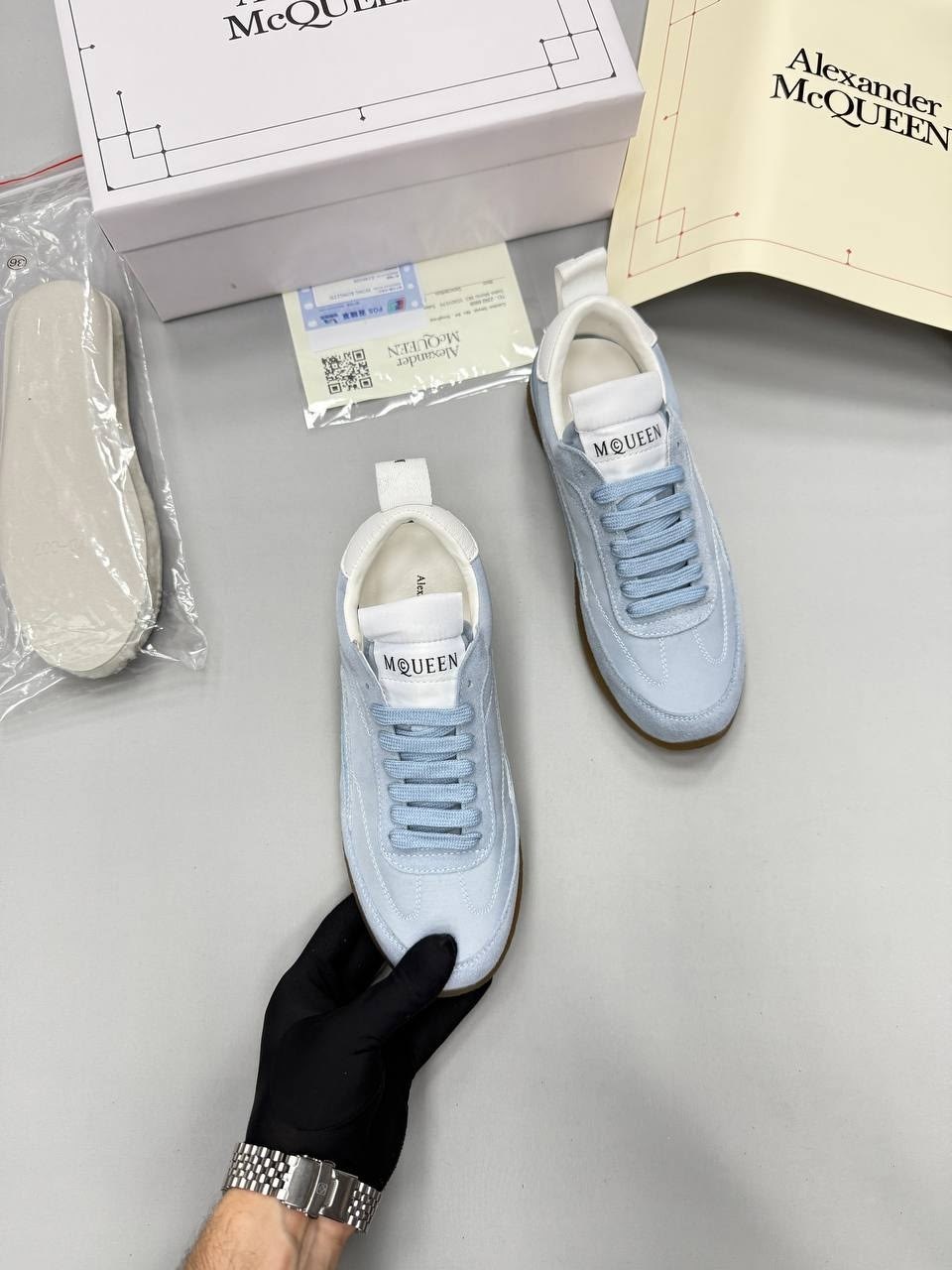 ,женские кроссовки miu miu,кроссовки женскиe,замшевые кроссовки,спортивная
