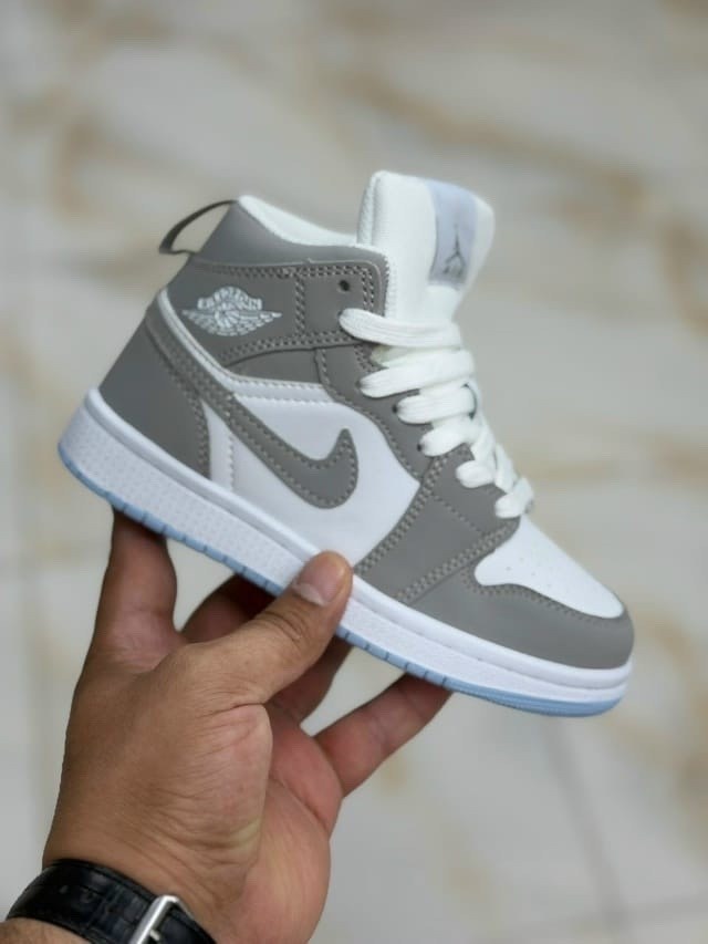 женские кроссовки nike air jordan 1,nike air jordan 1 mid milan,кроссовки детские nike jordan,nike air jordan 1 mid,кроссовки nike air jordan 1 retro high