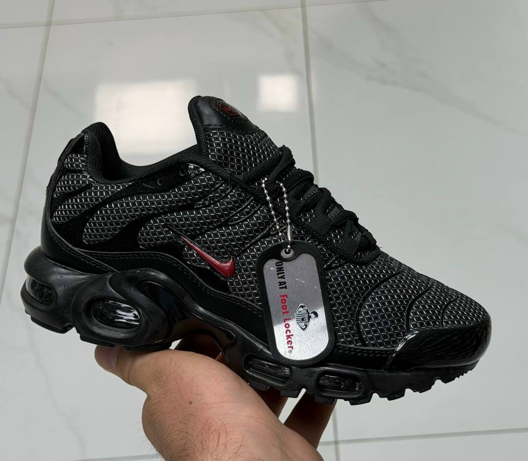 спортивные кроссовки унисекс nike air max plus tn черные,кроссовки nike air max plus tn,кроссовки,nike air max plus tn,nike air max plus