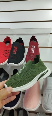 Кроссовки
