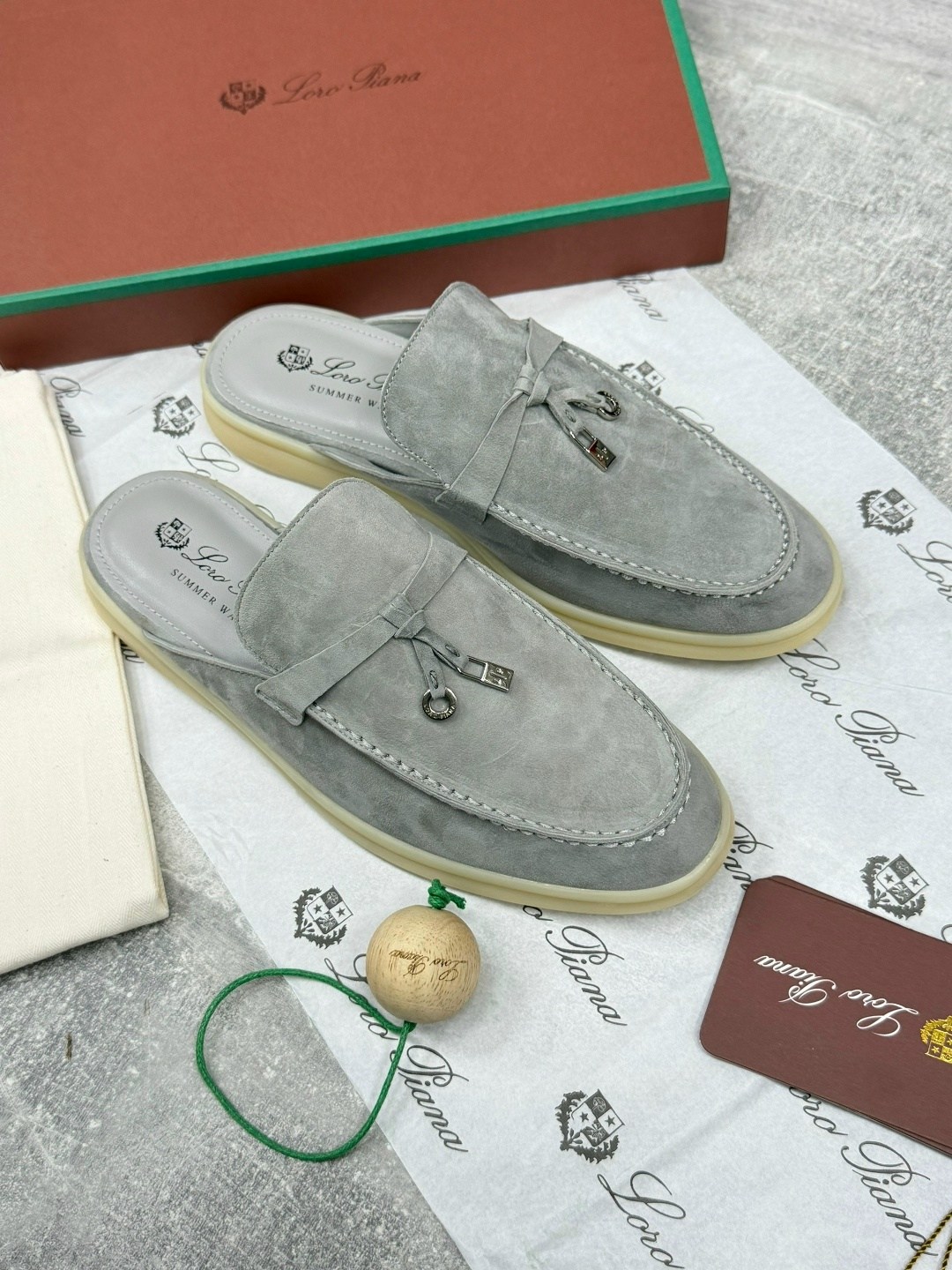 женские замшевые мюли loro piana бежевые,мюли loro piana,,лоферы loro piana,замшевые мюли