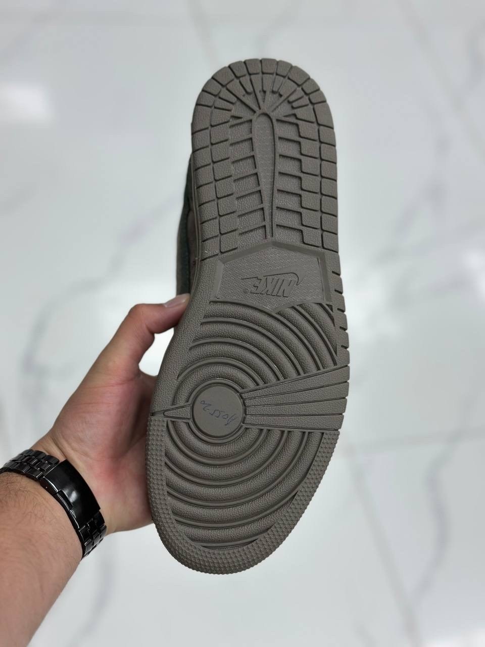 кроссовки nike travis scott air jordan 1 low,nike air jordan 1 low travis scott,кроссовки travis scott x air jordan 1 low,кроссовки nike travis scott,nike air jordan 1 low x travis scott
