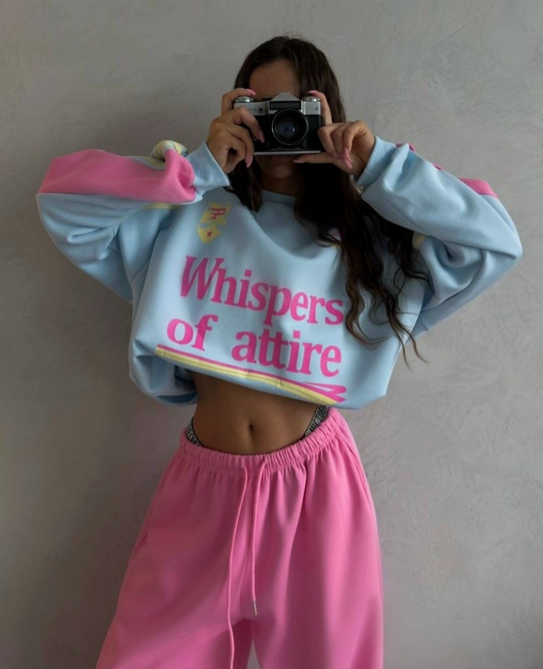 свитшот attire свободного кроя,костюм с кофтой,оверсайз толстовка,женский спортивный костюм,свитшот attire