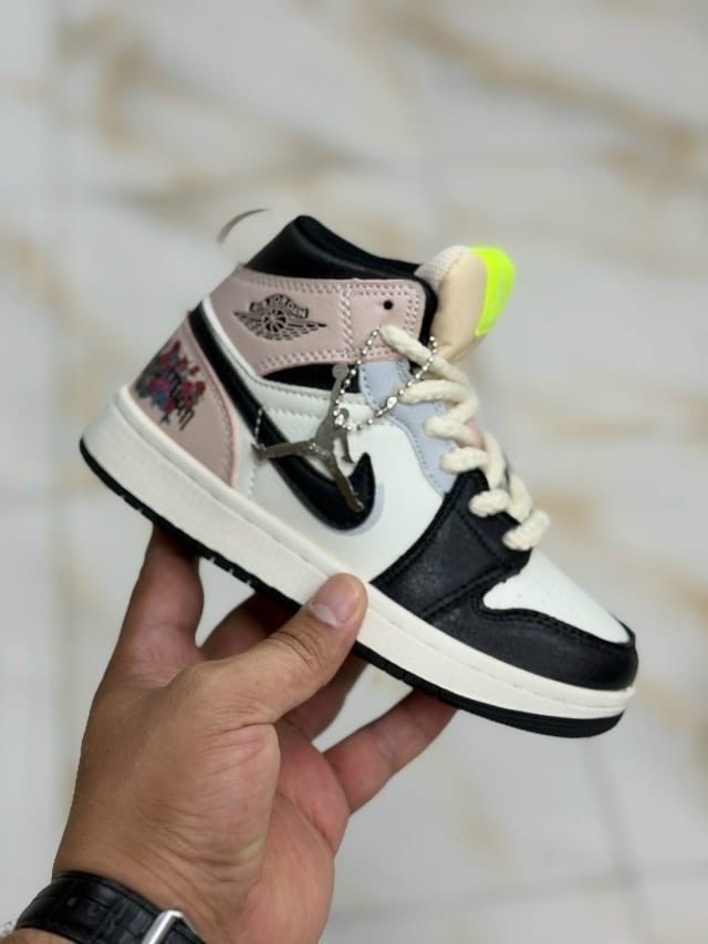 женские кроссовки nike air jordan 1,nike air jordan 1 mid milan,кроссовки детские nike jordan,nike air jordan 1 mid,кроссовки nike air jordan 1 retro high