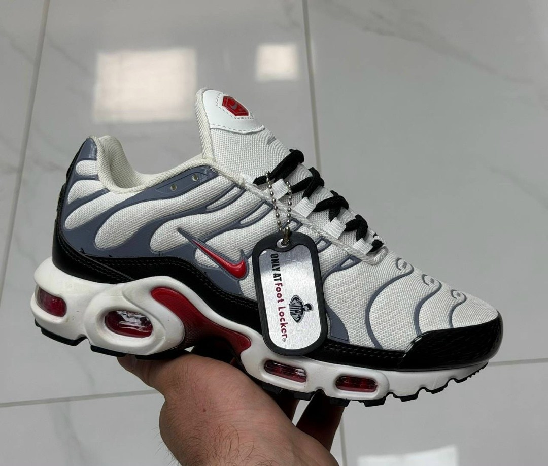 спортивные кроссовки унисекс nike air max plus tn черные,кроссовки nike air max plus tn,кроссовки,nike air max plus tn,nike air max plus