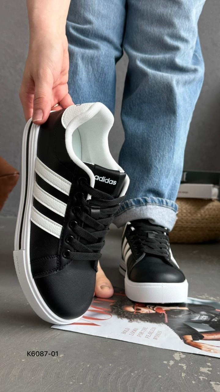 ,adidas белые,кроссовки adidas,белые кроссовки,кеды женские adidas