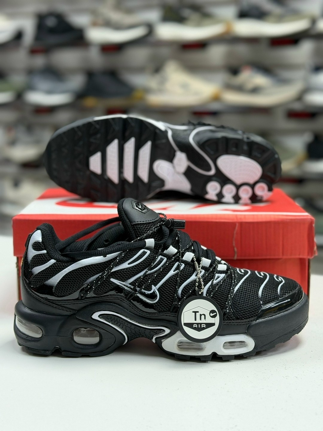кроссовки nike air max tn plus,nike air max plus tn,мужские кроссовки nike air max tn plus,кроссовки nike air max plus,nike air max tn plus черные