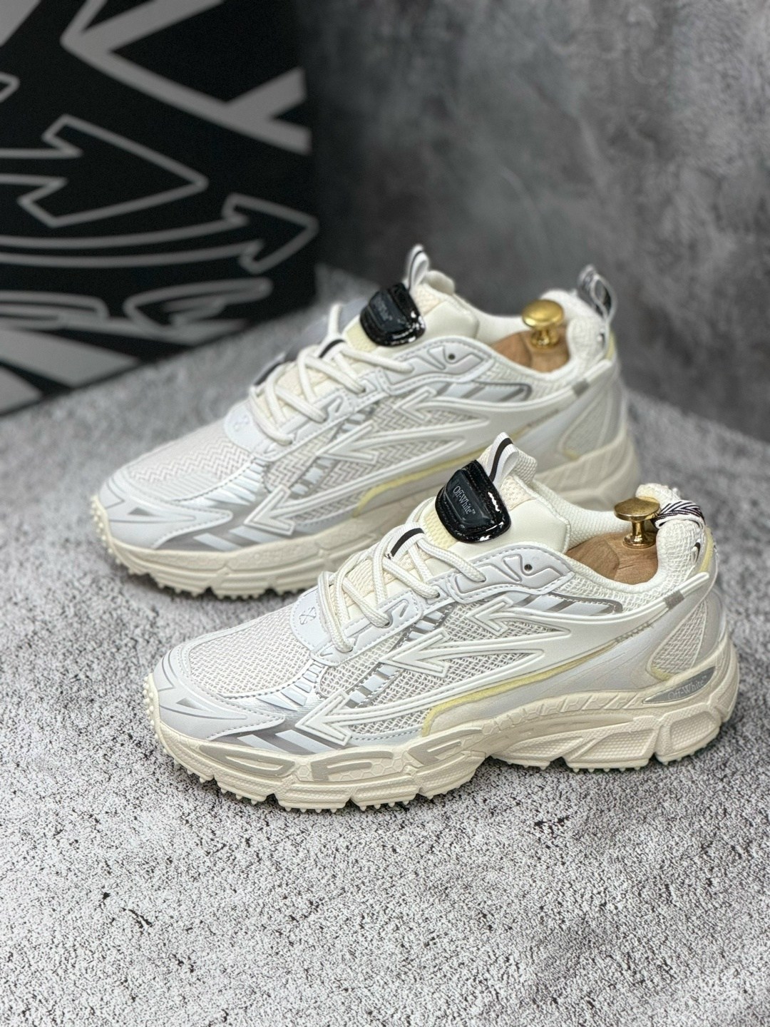 кроссовки off-white be right back,кроссовки off white be right,off-white кроссовки be right back белый,белые и серебристые кроссовки be right back off-white,кроссовки