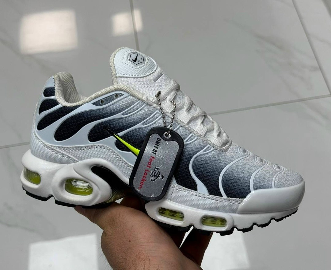 спортивные кроссовки унисекс nike air max plus tn черные,кроссовки nike air max plus tn,кроссовки,nike air max plus tn,nike air max plus