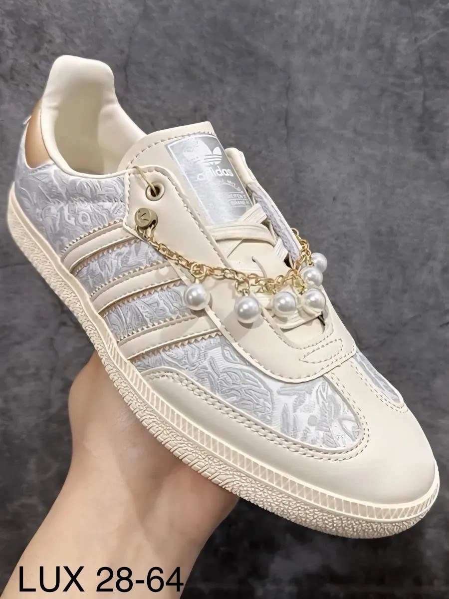 ,adidas кроссовки,кроссовки адидас,кроссовки повседневные,спортивная