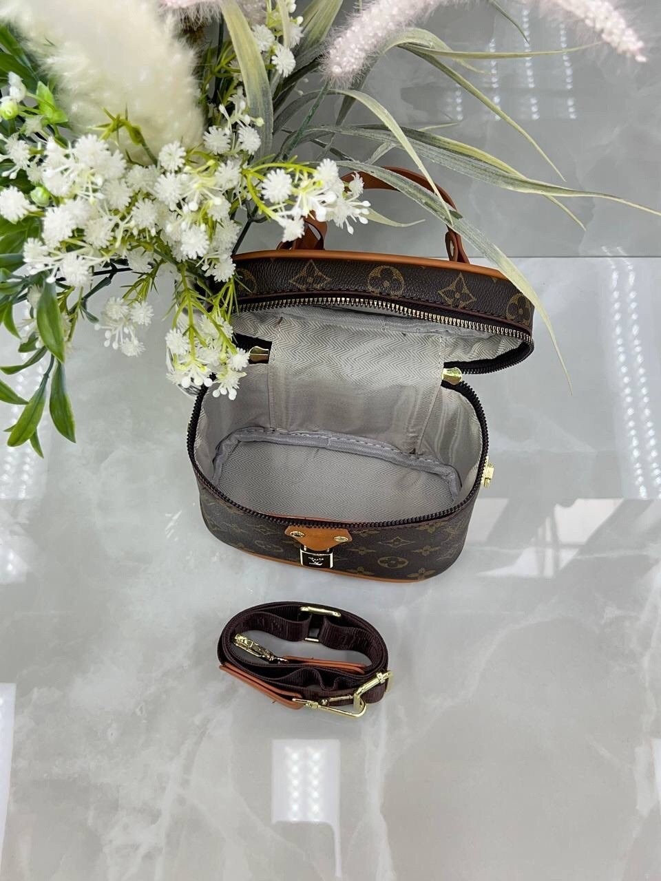 louis vuitton косметичка,louis vuitton косметичка louis vuitton,луи виттон косметичка,louis vuitton сумка,косметичка стильная