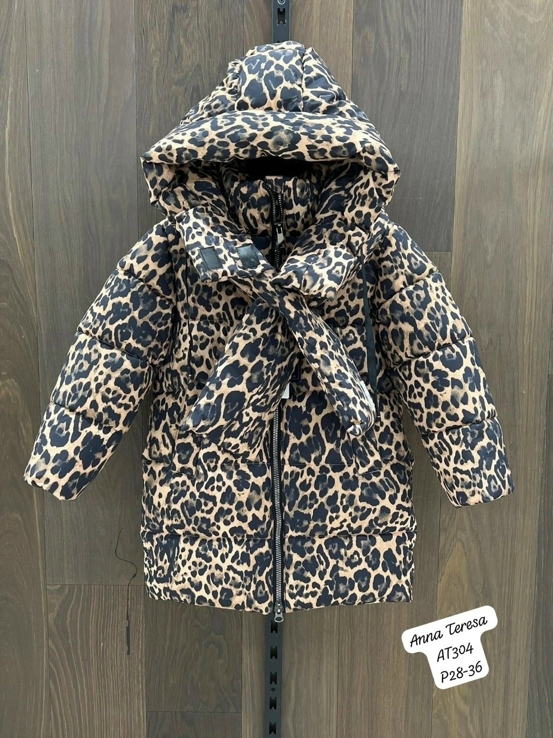 куртка пуховик зимний удлиненный с капюшоном anna teresa,зимняя куртка at-fashion,леопардовая куртка детская с сумочкой anna teresa,детская куртка с леопардовым принтом,куртка зимняя для девочек