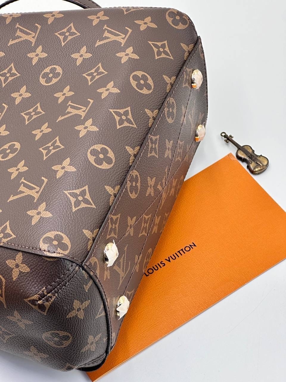 сумка женская louis vuitton,cумка louis vuitton,сумка от луи виттон,сумка женская louis vuitton 27-18 большой размер,сумка луи виттон монтейн
