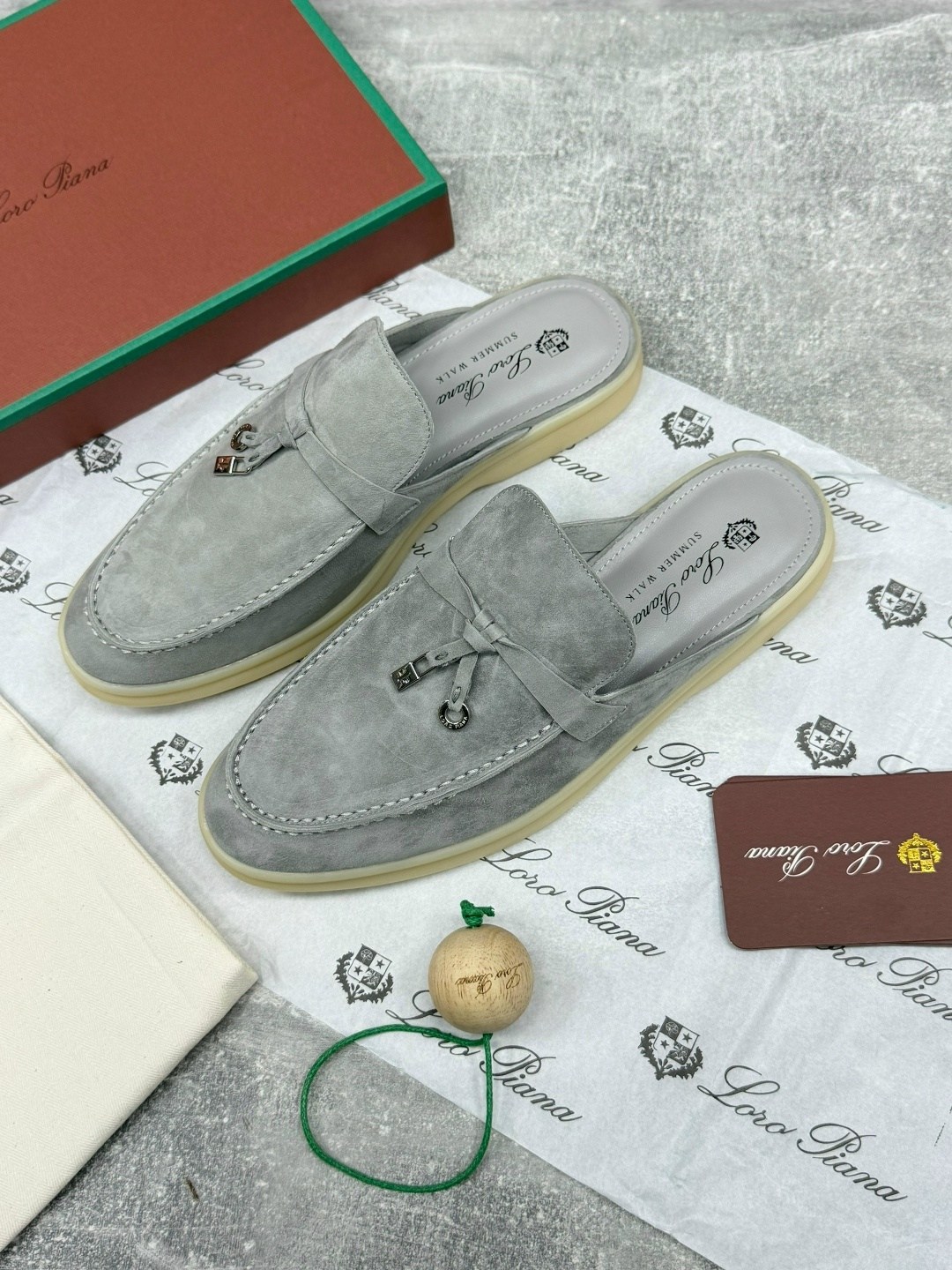 женские замшевые мюли loro piana бежевые,мюли loro piana,,лоферы loro piana,замшевые мюли