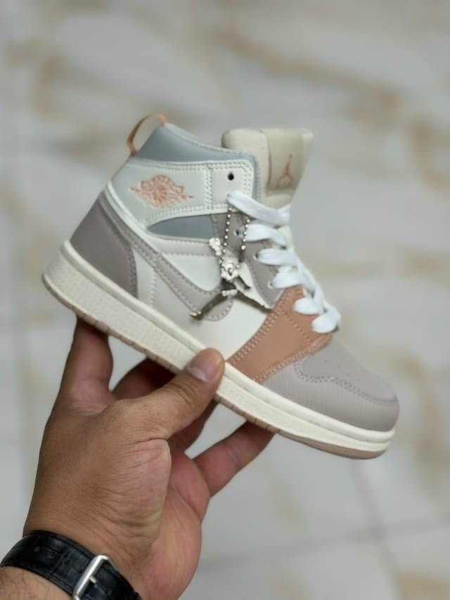 женские кроссовки nike air jordan 1,nike air jordan 1 mid milan,кроссовки детские nike jordan,nike air jordan 1 mid,кроссовки nike air jordan 1 retro high