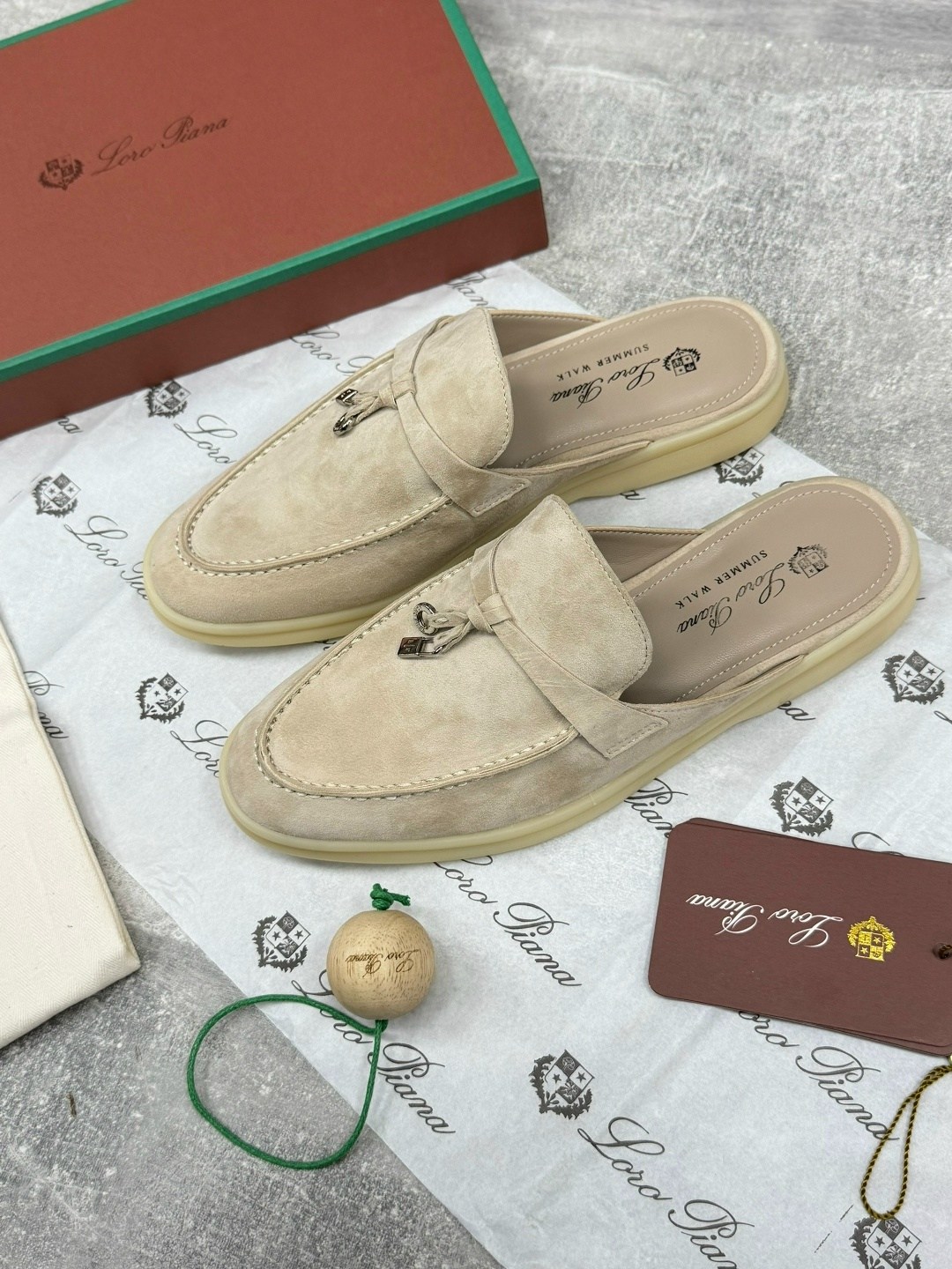 женские замшевые мюли loro piana бежевые,мюли loro piana,,лоферы loro piana,замшевые мюли