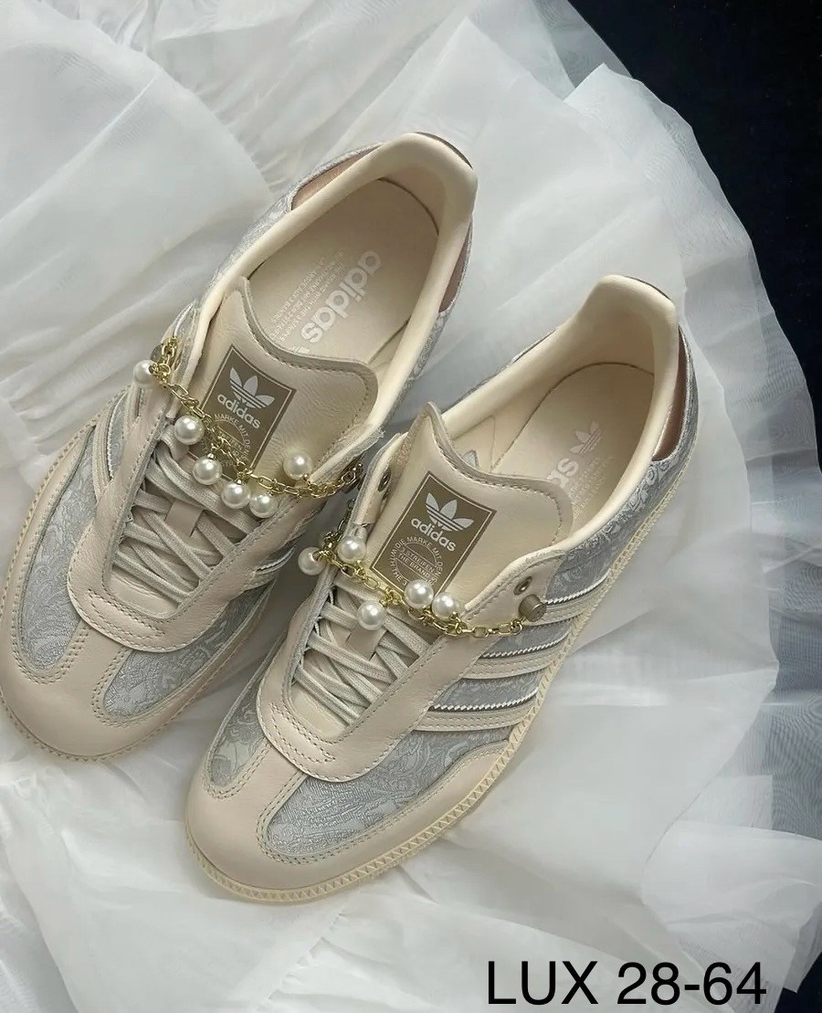 ,adidas кроссовки,кроссовки адидас,кроссовки повседневные,спортивная