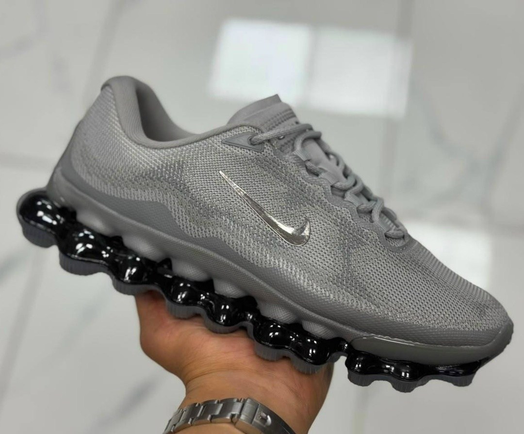 кроссовки,оригинальные кроссовки,nike air vapormax plus "triple black",мир кроссовок,vapormax