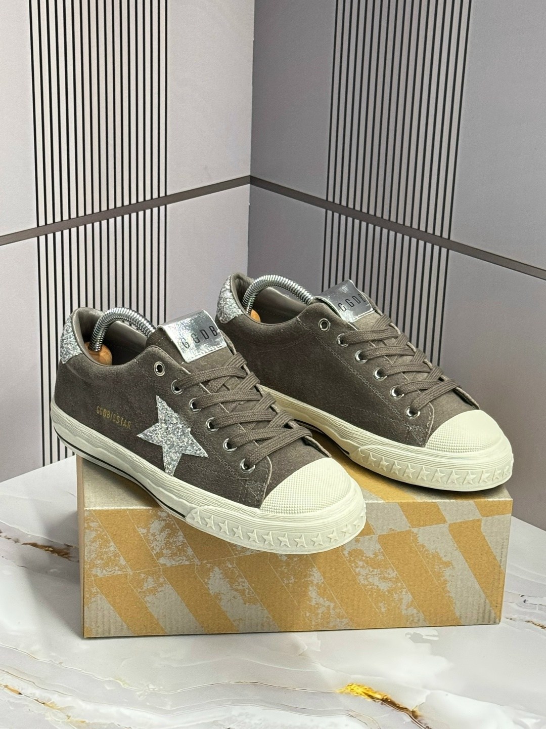 golden goose кроссовки,кеды golden goose,,кроссовки golden goose hi star из замши коричневый,замшевые кроссовки