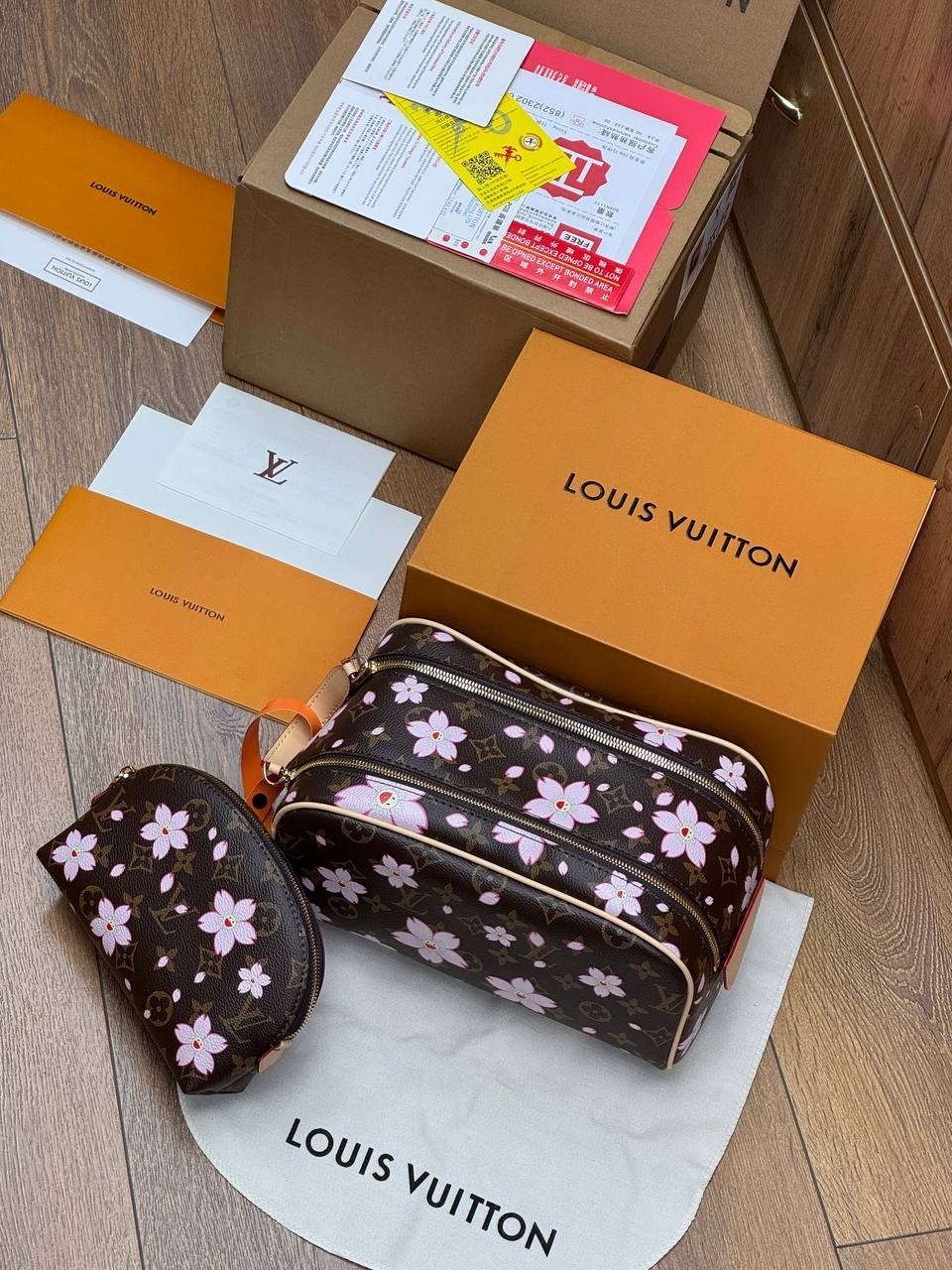 louis vuitton косметичка,луи виттон косметичка оригинал,louis vuitton косметичка louis vuitton,стильная косметичка,косметичка hermes