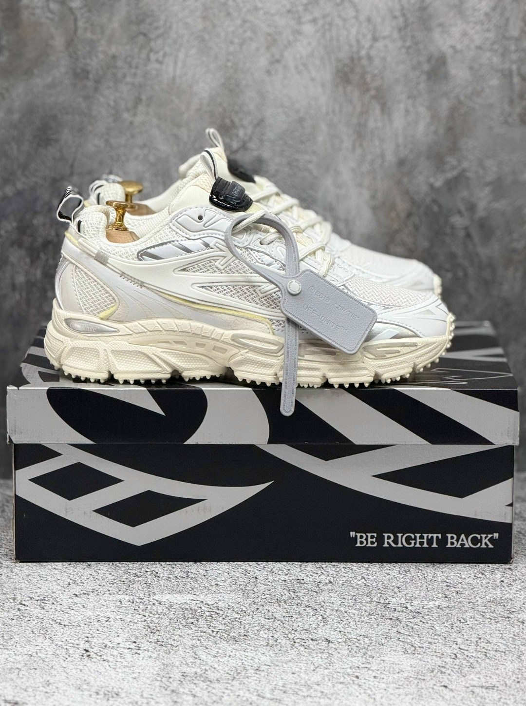 кроссовки off-white be right back,кроссовки off white be right,off-white кроссовки be right back белый,белые и серебристые кроссовки be right back off-white,кроссовки