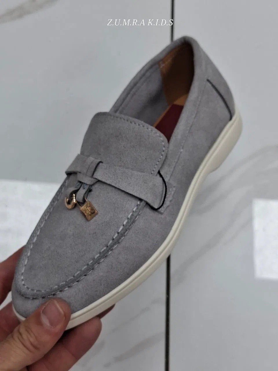 ,лоферы loro piana,лоферы,серые замшевые лоферы,лоферы