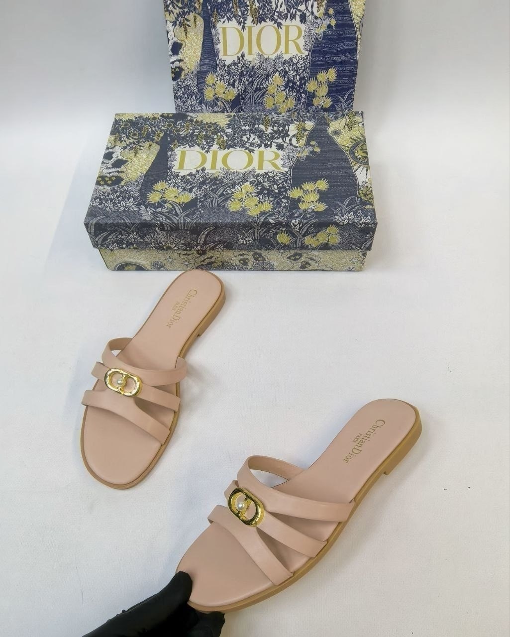 шлепанцы женские кристиан диор,шлепанцы кристиан диор,шлепки диор,,christian dior шлепанцы коллекция 2026