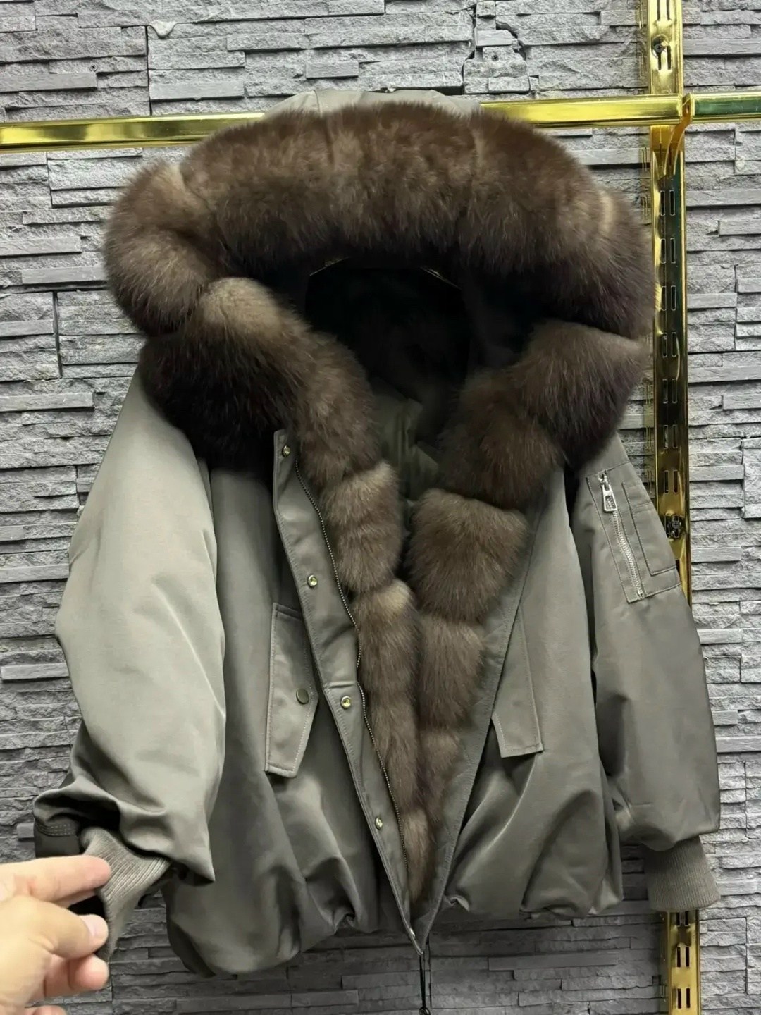 парка с натуральным мехом,женская парка с натуральным мехом,парка с мехом,зеленая парка с мехом,парки с мехом песца